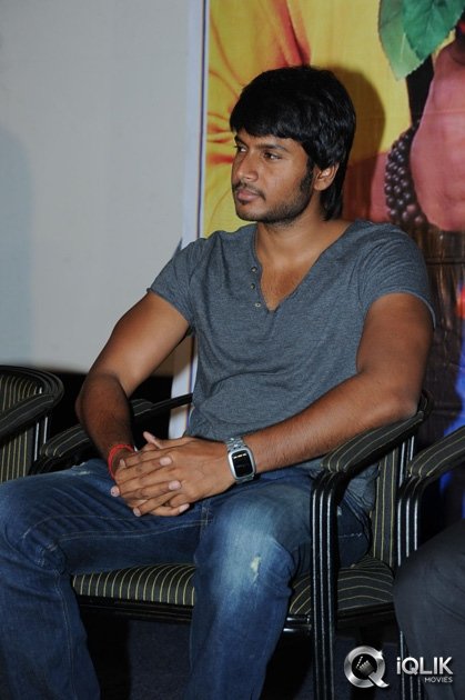 Iam-in-Love-Movie-Platinum-Disc-Function